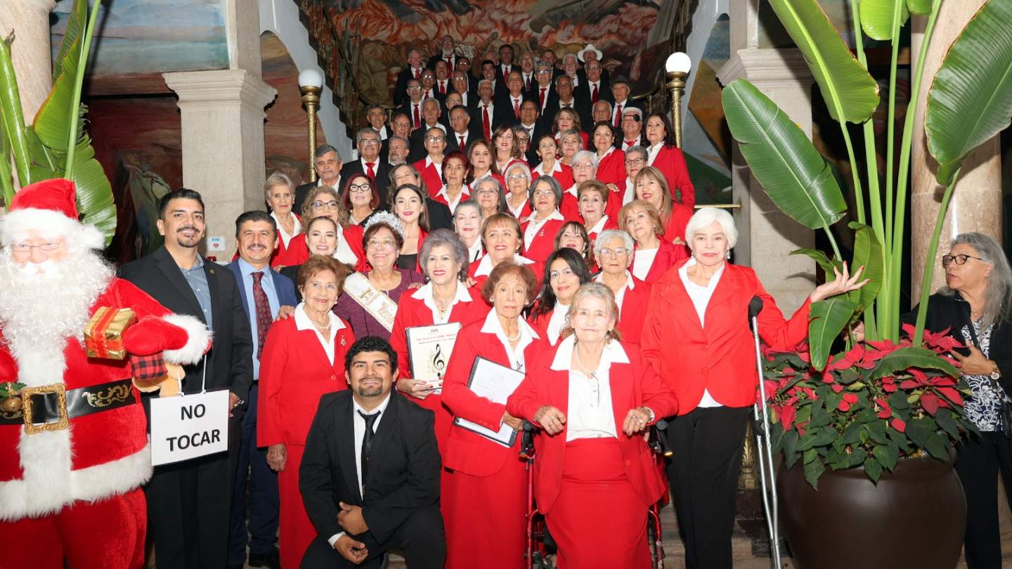 Presenta ISSSTESON Concierto Coral Navideño de Casa Club en Palacio de Gobierno